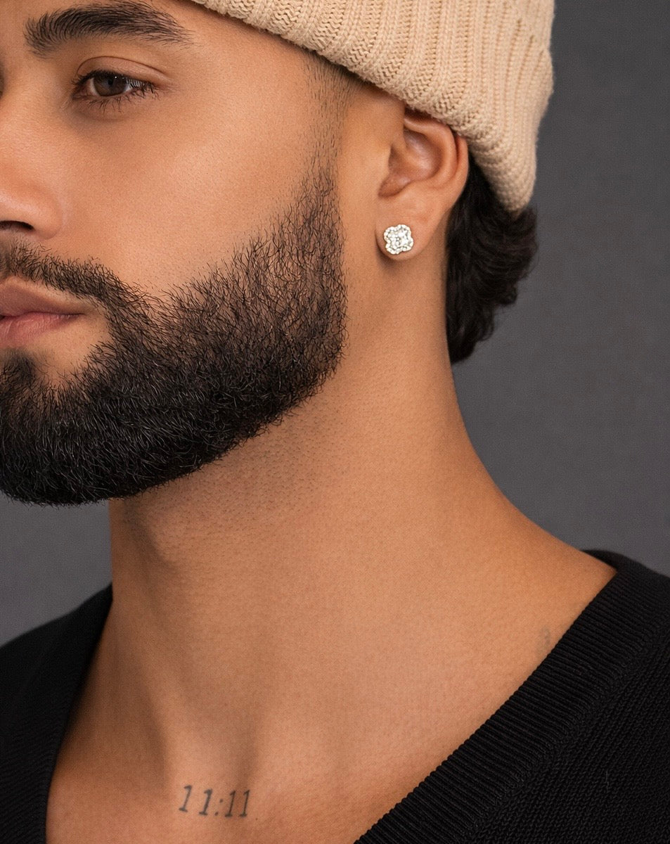 The luminous clover earrings