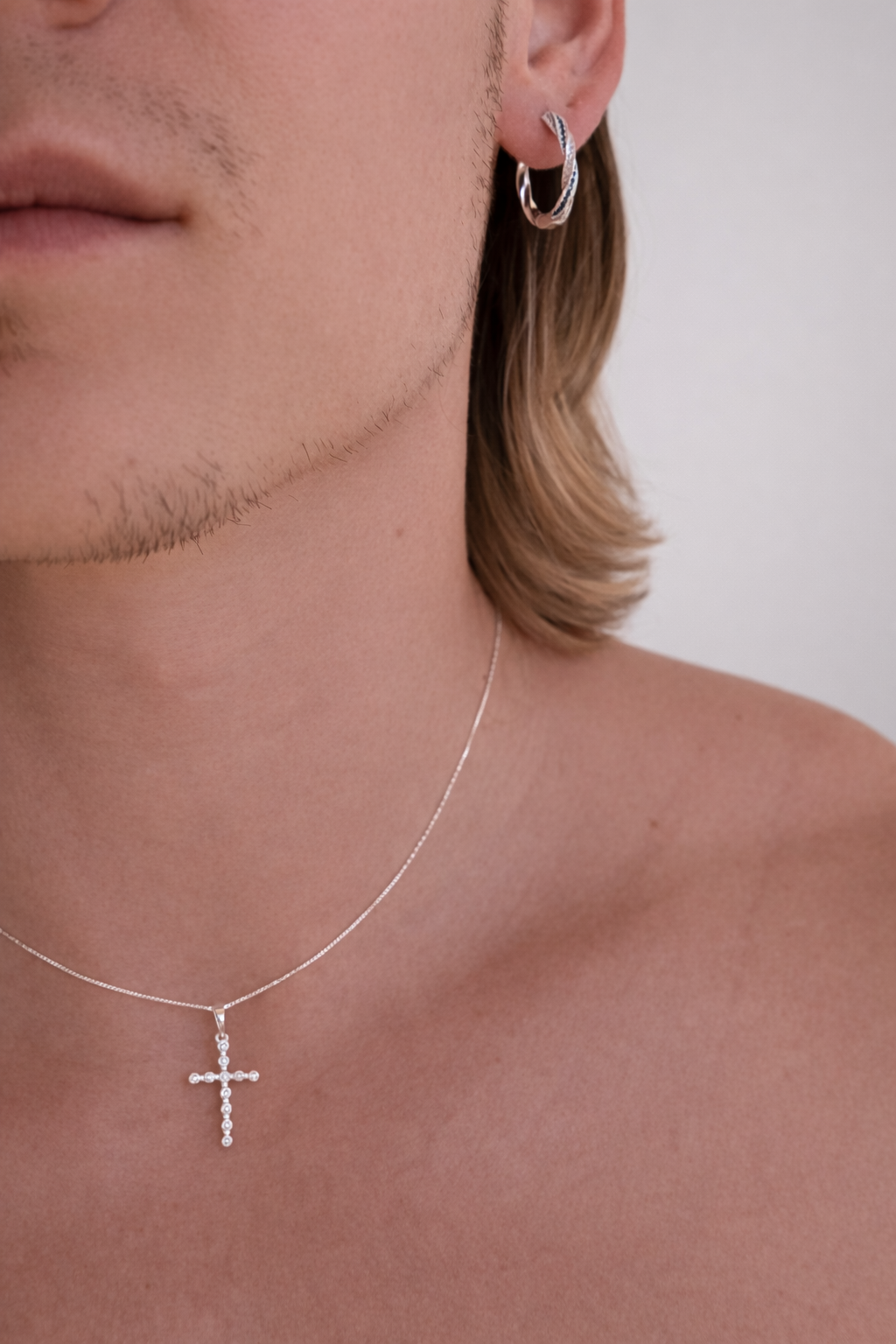 Le Collier la croix homme